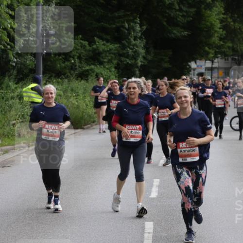 14.06.2026 - REWE Women's Run Jannik Wohlers http://msf.ph/oto/9818155 14.06.2026 10:59:15 Laufen 5389, 57, 198, 5452, 57 meine-sportfotos.de