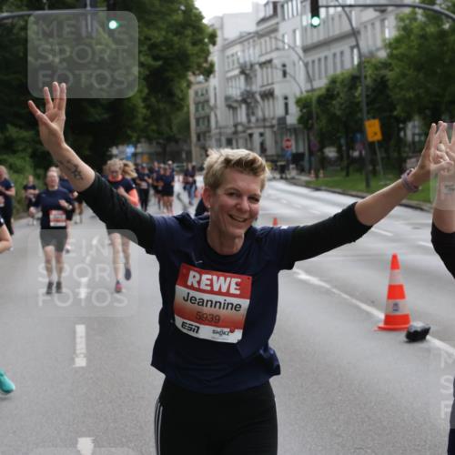 14.06.2026 - REWE Women's Run Jannik Wohlers http://msf.ph/oto/9818250 14.06.2026 10:59:36 Laufen 5939, 7, 5156 meine-sportfotos.de