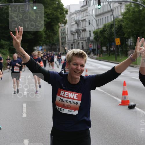 14.06.2026 - REWE Women's Run Jannik Wohlers http://msf.ph/oto/9818251 14.06.2026 10:59:36 Laufen 5939, 7, 5156 meine-sportfotos.de