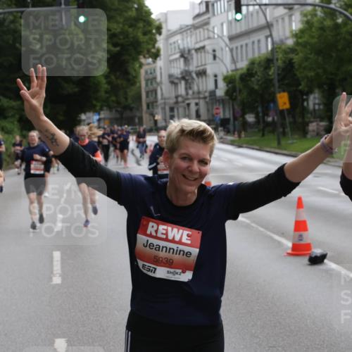 14.06.2026 - REWE Women's Run Jannik Wohlers http://msf.ph/oto/9818252 14.06.2026 10:59:36 Laufen 5939, 7, 5156 meine-sportfotos.de