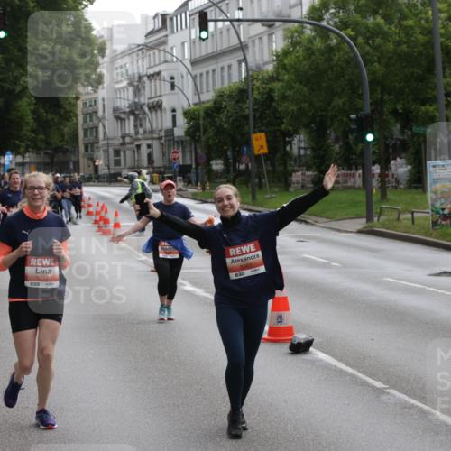 14.06.2026 - REWE Women's Run Jannik Wohlers http://msf.ph/oto/9818265 14.06.2026 10:59:40 Laufen 5754, 7, 5963, 7, 01 meine-sportfotos.de