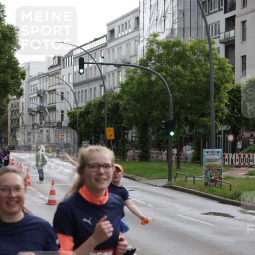 14.06.2026 - REWE Women's Run Jannik Wohlers http://msf.ph/oto/9818277 14.06.2026 10:59:42 Laufen 6351, 6754, 57, 1, 7 meine-sportfotos.de