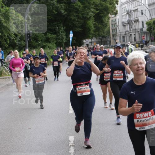 14.06.2026 - REWE Women's Run Jannik Wohlers http://msf.ph/oto/9818319 14.06.2026 10:59:50 Laufen 5295, 7, 5312, 57, 5177, 5221, 57, 1 meine-sportfotos.de