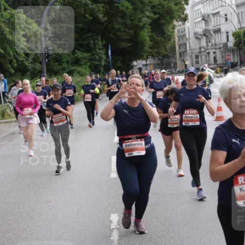 14.06.2026 - REWE Women's Run Jannik Wohlers http://msf.ph/oto/9818322 14.06.2026 10:59:51 Laufen 5312, 51, 5177, 5221, 1 meine-sportfotos.de