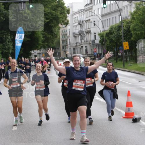 14.06.2026 - REWE Women's Run Jannik Wohlers http://msf.ph/oto/9818345 14.06.2026 10:59:55 Laufen 7, 00, 5881, 01 meine-sportfotos.de