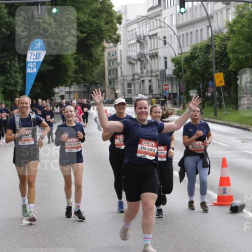 14.06.2026 - REWE Women's Run Jannik Wohlers http://msf.ph/oto/9818348 14.06.2026 10:59:55 Laufen 651, 7, 0, 5881, 1 meine-sportfotos.de