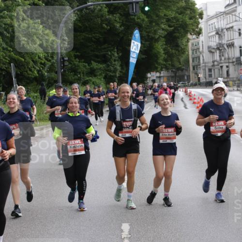 14.06.2026 - REWE Women's Run Jannik Wohlers http://msf.ph/oto/9818351 14.06.2026 10:59:56 Laufen 6067, 7, 18, 01, 5881 meine-sportfotos.de