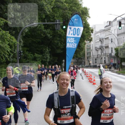 14.06.2026 - REWE Women's Run Jannik Wohlers http://msf.ph/oto/9818369 14.06.2026 10:59:58 Laufen 5727, 951, 7, 00, 5887, 5888 meine-sportfotos.de