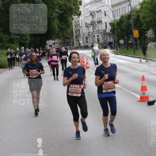 14.06.2026 - REWE Women's Run Jannik Wohlers http://msf.ph/oto/9818439 14.06.2026 11:00:11 Laufen 5620, 57, 5621, 1 meine-sportfotos.de