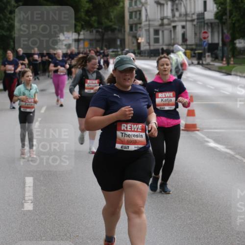 14.06.2026 - REWE Women's Run Jannik Wohlers http://msf.ph/oto/9818459 14.06.2026 11:00:15 Laufen 5903, 7, 6416 meine-sportfotos.de