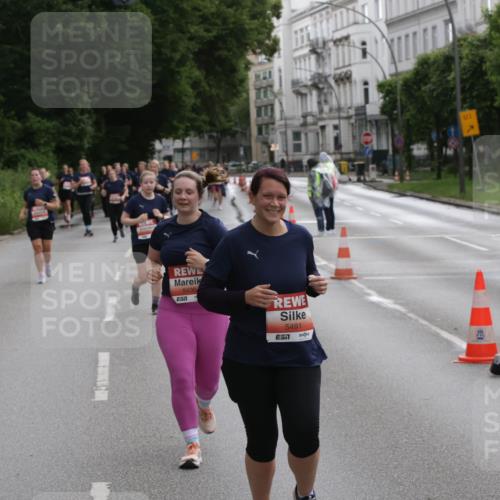 14.06.2026 - REWE Women's Run Jannik Wohlers http://msf.ph/oto/9818505 14.06.2026 11:00:24 Laufen 5436, 657, 5491, 01 meine-sportfotos.de