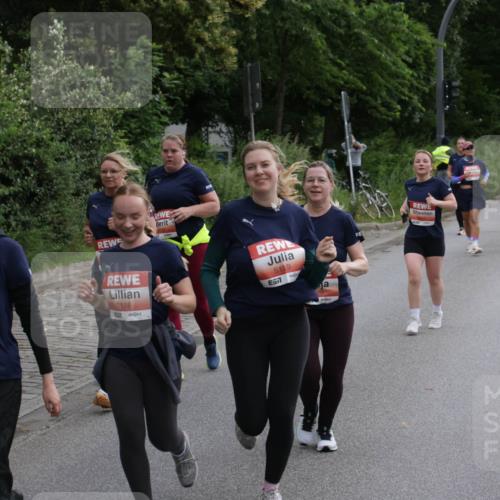 14.06.2026 - REWE Women's Run Jannik Wohlers http://msf.ph/oto/9818601 14.06.2026 11:00:56 Laufen 5327, 657, 5116, 51, 9, 7 meine-sportfotos.de