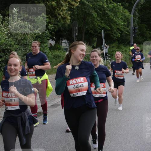 14.06.2026 - REWE Women's Run Jannik Wohlers http://msf.ph/oto/9818613 14.06.2026 11:00:56 Laufen 5116, 5149, 7 meine-sportfotos.de