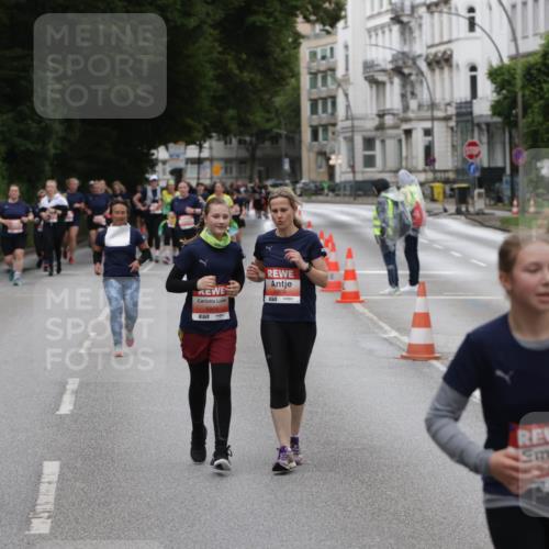 14.06.2026 - REWE Women's Run Jannik Wohlers http://msf.ph/oto/9818687 14.06.2026 11:01:20 Laufen 5856, 5909, 7, 5908, 1 meine-sportfotos.de