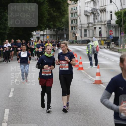 14.06.2026 - REWE Women's Run Jannik Wohlers http://msf.ph/oto/9818688 14.06.2026 11:01:20 Laufen 5856, 657, 5909, 7, 5908, 1 meine-sportfotos.de