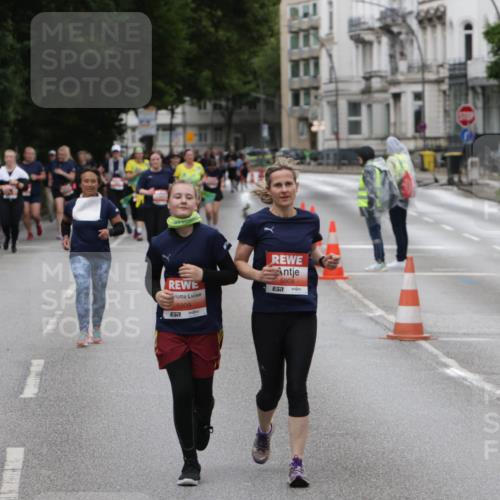 14.06.2026 - REWE Women's Run Jannik Wohlers http://msf.ph/oto/9818691 14.06.2026 11:01:21 Laufen 5909, 57, 5908, 57 meine-sportfotos.de