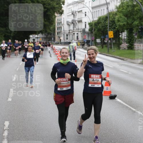 14.06.2026 - REWE Women's Run Jannik Wohlers http://msf.ph/oto/9818695 14.06.2026 11:01:24 Laufen 5909, 5908 meine-sportfotos.de