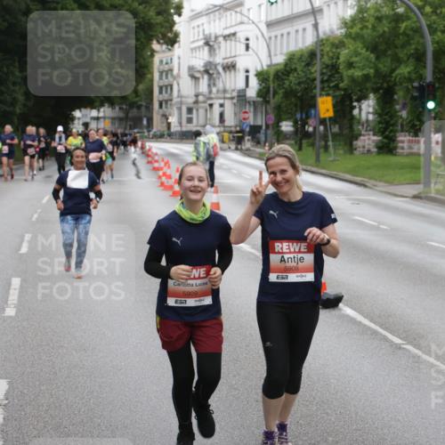14.06.2026 - REWE Women's Run Jannik Wohlers http://msf.ph/oto/9818699 14.06.2026 11:01:24 Laufen 5909, 57, 5908 meine-sportfotos.de