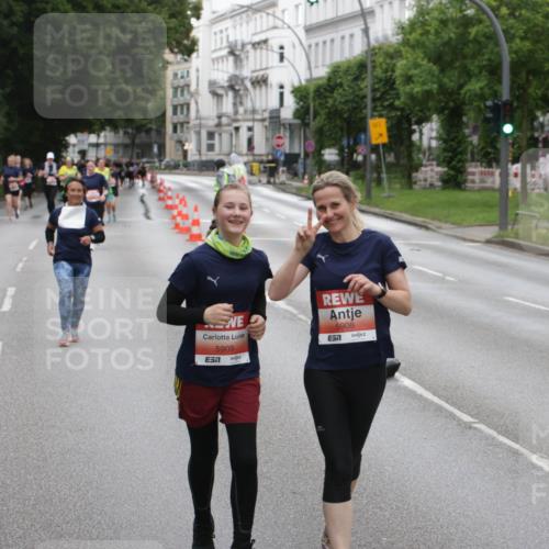 14.06.2026 - REWE Women's Run Jannik Wohlers http://msf.ph/oto/9818701 14.06.2026 11:01:24 Laufen 5909, 57, 5908 meine-sportfotos.de