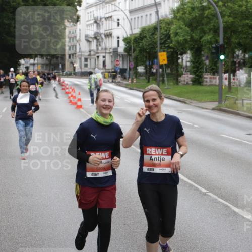 14.06.2026 - REWE Women's Run Jannik Wohlers http://msf.ph/oto/9818704 14.06.2026 11:01:24 Laufen 01, 5909, 7, 5908, 7 meine-sportfotos.de