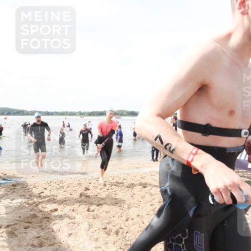 21.06.2026 - Viking Triathlon Michael Strokosch http://msf.ph/oto/9819188 21.06.2026 10:42:33 Schwimmen 45, 72, 296, 348, 393 meine-sportfotos.de