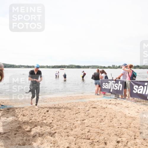 21.06.2026 - Viking Triathlon Michael Strokosch http://msf.ph/oto/9819425 21.06.2026 10:52:25 Schwimmen 40, 222, 272 meine-sportfotos.de