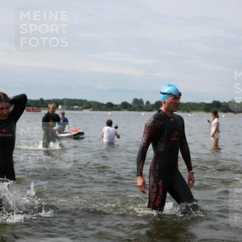 21.06.2026 - Viking Triathlon Michael Strokosch http://msf.ph/oto/9819502 21.06.2026 10:45:20 Schwimmen 37, 48, 54, 85, 105, 147, 158, 258, 273, 274, 302, 326, 354, 376, 540, 562, 635 meine-sportfotos.de