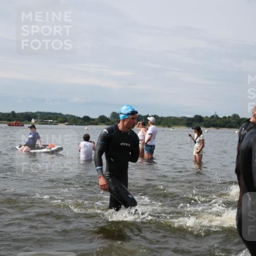 21.06.2026 - Viking Triathlon Michael Strokosch http://msf.ph/oto/9819515 21.06.2026 10:45:25 Schwimmen 37, 48, 54, 85, 105, 147, 158, 273, 274, 302, 354, 376, 540, 562, 635 meine-sportfotos.de