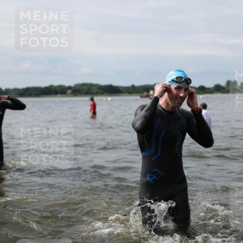 21.06.2026 - Viking Triathlon Michael Strokosch http://msf.ph/oto/9819527 21.06.2026 10:45:31 Schwimmen 37, 54, 85, 105, 158, 376, 540, 562, 635 meine-sportfotos.de