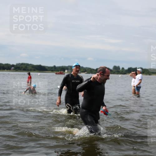 21.06.2026 - Viking Triathlon Michael Strokosch http://msf.ph/oto/9819625 21.06.2026 10:46:35 Schwimmen 156, 173, 217, 260, 341, 358, 363, 388, 414, 443, 476, 650, 654, 670 meine-sportfotos.de