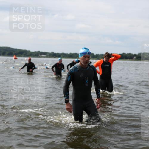 21.06.2026 - Viking Triathlon Michael Strokosch http://msf.ph/oto/9819631 21.06.2026 10:46:38 Schwimmen 156, 173, 217, 260, 341, 358, 363, 388, 414, 443, 476, 650, 670 meine-sportfotos.de