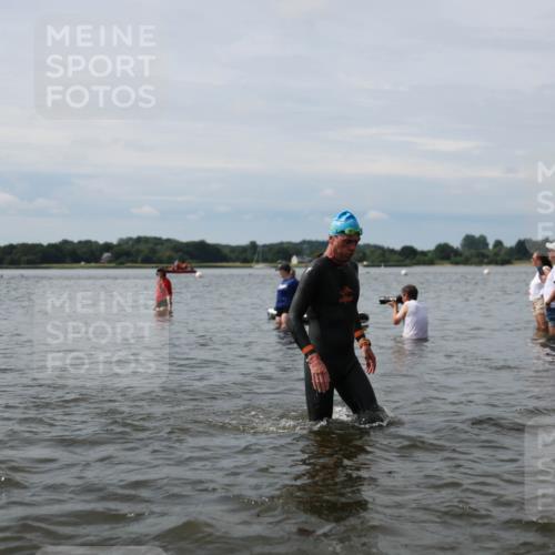 21.06.2026 - Viking Triathlon Michael Strokosch http://msf.ph/oto/9819749 21.06.2026 10:47:35 Schwimmen 56, 60, 297, 304, 469, 554, 571, 574 meine-sportfotos.de