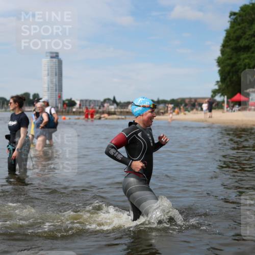 21.06.2026 - Viking Triathlon Michael Strokosch http://msf.ph/oto/9819963 21.06.2026 10:50:30 Schwimmen 57, 261, 295, 416 meine-sportfotos.de