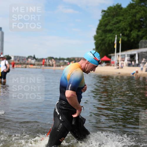 21.06.2026 - Viking Triathlon Michael Strokosch http://msf.ph/oto/9820009 21.06.2026 10:51:23 Schwimmen 335, 609, 628 meine-sportfotos.de