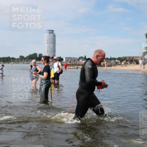 21.06.2026 - Viking Triathlon Michael Strokosch http://msf.ph/oto/9820011 21.06.2026 10:51:24 Schwimmen 335, 609, 628 meine-sportfotos.de