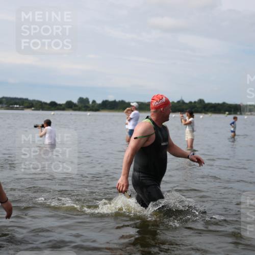 21.06.2026 - Viking Triathlon Michael Strokosch http://msf.ph/oto/9820016 21.06.2026 10:51:26 Schwimmen 335, 609, 628 meine-sportfotos.de