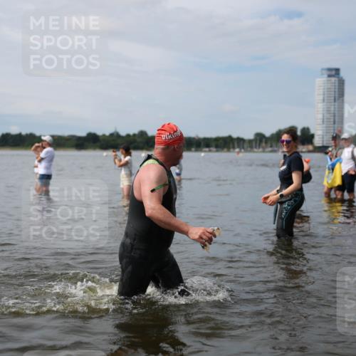 21.06.2026 - Viking Triathlon Michael Strokosch http://msf.ph/oto/9820019 21.06.2026 10:51:27 Schwimmen 335, 609, 628 meine-sportfotos.de