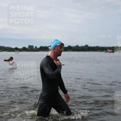 21.06.2026 - Viking Triathlon Michael Strokosch http://msf.ph/oto/9820302 21.06.2026 10:55:22 Schwimmen 81, 305, 344, 417, 561, 566 meine-sportfotos.de