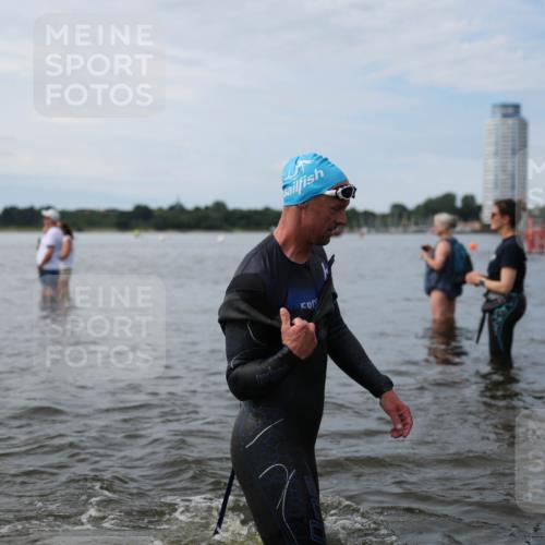21.06.2026 - Viking Triathlon Michael Strokosch http://msf.ph/oto/9820306 21.06.2026 10:55:22 Schwimmen 81, 305, 344, 417, 561, 566 meine-sportfotos.de