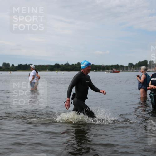 21.06.2026 - Viking Triathlon Michael Strokosch http://msf.ph/oto/9820311 21.06.2026 10:55:32 Schwimmen 77, 81, 417, 561 meine-sportfotos.de