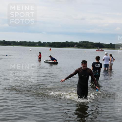21.06.2026 - Viking Triathlon Michael Strokosch http://msf.ph/oto/9820396 21.06.2026 10:57:13 Schwimmen 401 meine-sportfotos.de