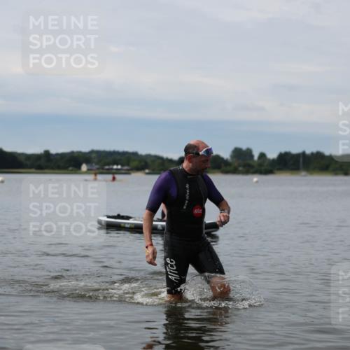 21.06.2026 - Viking Triathlon Michael Strokosch http://msf.ph/oto/9820443 21.06.2026 10:58:41 Schwimmen 141 meine-sportfotos.de