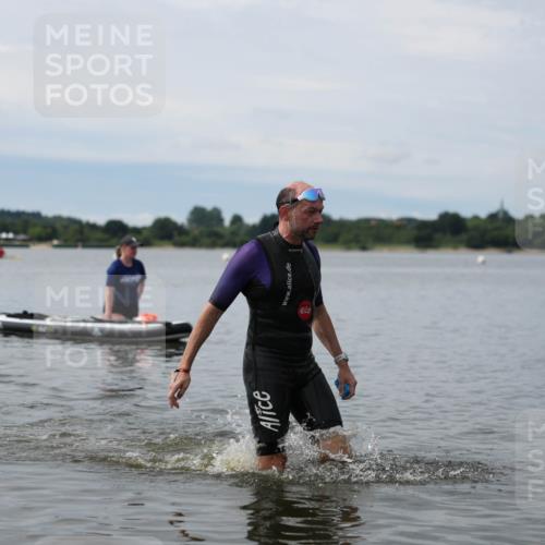 21.06.2026 - Viking Triathlon Michael Strokosch http://msf.ph/oto/9820448 21.06.2026 10:58:42 Schwimmen 141 meine-sportfotos.de