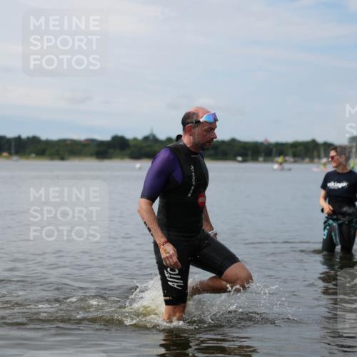 21.06.2026 - Viking Triathlon Michael Strokosch http://msf.ph/oto/9820454 21.06.2026 10:58:43 Schwimmen 141 meine-sportfotos.de