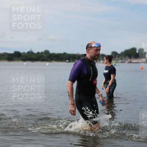 21.06.2026 - Viking Triathlon Michael Strokosch http://msf.ph/oto/9820457 21.06.2026 10:58:44 Schwimmen 141 meine-sportfotos.de