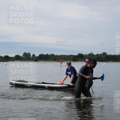 21.06.2026 - Viking Triathlon Michael Strokosch http://msf.ph/oto/9820508 21.06.2026 11:01:01 Schwimmen 71 meine-sportfotos.de