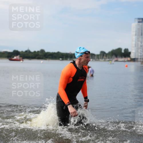 21.06.2026 - Viking Triathlon Michael Strokosch http://msf.ph/oto/9820543 21.06.2026 11:02:51 Schwimmen 379 meine-sportfotos.de