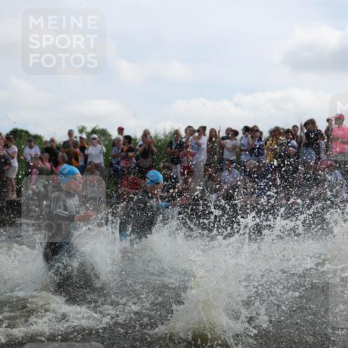 21.06.2026 - Viking Triathlon Michael Strokosch http://msf.ph/oto/9820615 21.06.2026 10:00:25 Schwimmen 1, 2, 4, 7, 8, 9, 10, 19, 21, 29, 103, 189, 517, 547, 575, 610, 637, 669 meine-sportfotos.de
