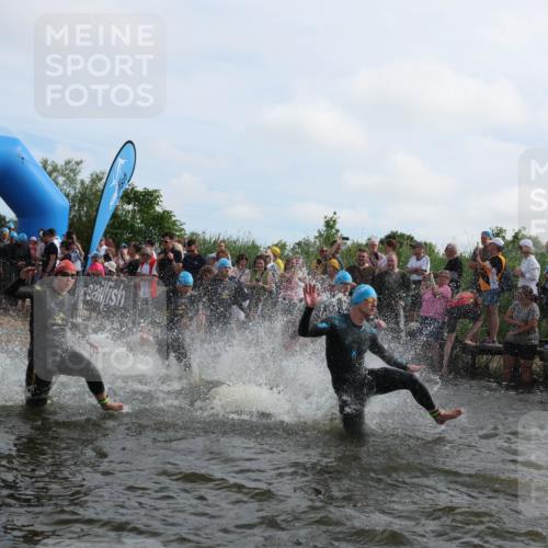 21.06.2026 - Viking Triathlon Michael Strokosch http://msf.ph/oto/9820659 21.06.2026 10:00:48 Schwimmen 27, 42, 46, 98, 119, 176, 371, 426, 441, 466, 565, 569, 643 meine-sportfotos.de