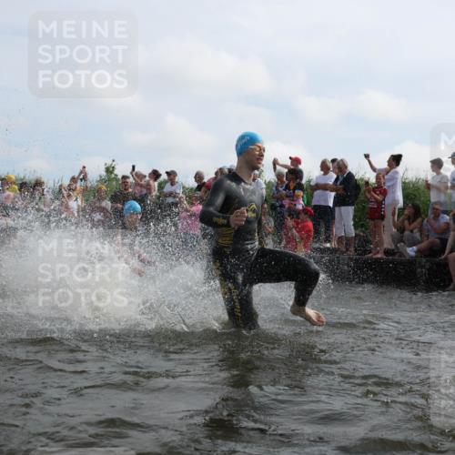 21.06.2026 - Viking Triathlon Michael Strokosch http://msf.ph/oto/9820675 21.06.2026 10:00:54 Schwimmen 17, 27, 42, 74, 98, 119, 176, 218, 371, 441, 454, 466, 506, 565, 569, 623, 640, 643 meine-sportfotos.de